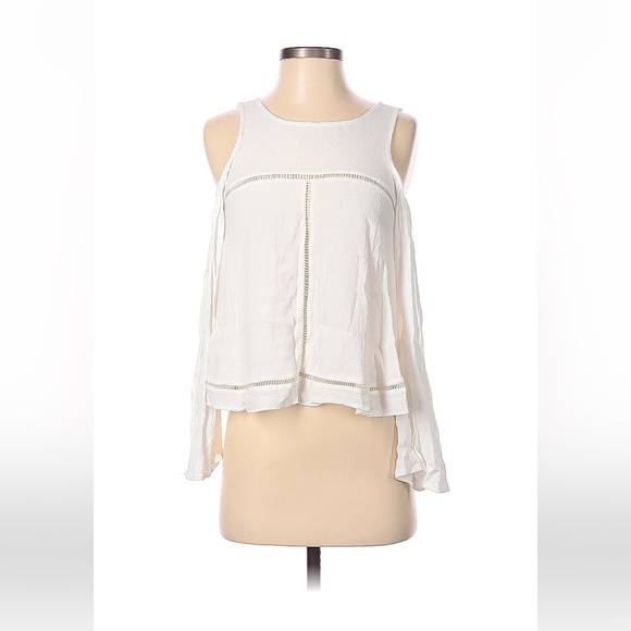 🌹2x$14 Lovers + Friends cold shoulder blouse - Picture 3 of 5